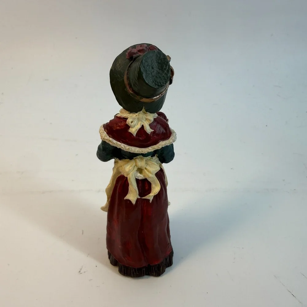 Mervyns? Village Square Christmas Figurine Women w‎ Apron Apple Green Hat